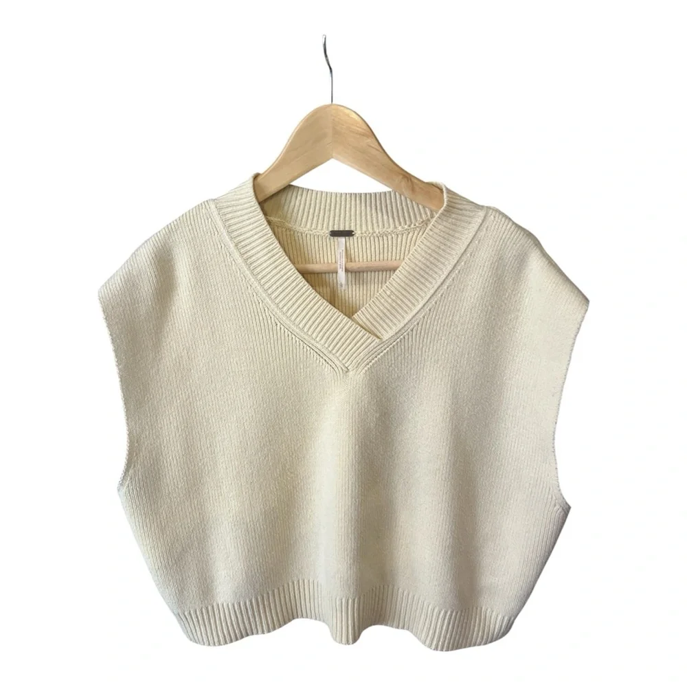 Free People Cream Oversized Sweater Vest V Neck Chunky Knit Boho L - Picture 2 of 11